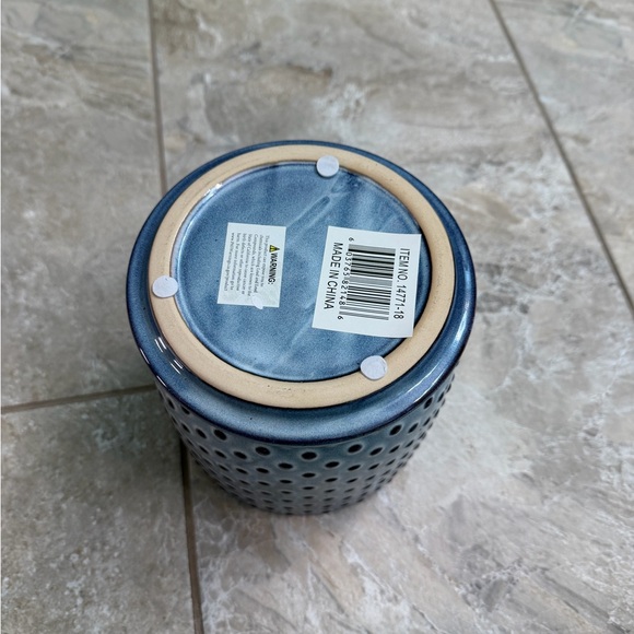 Blue Textured 6 Inch Ceramic Planter - Picture 4 of 4